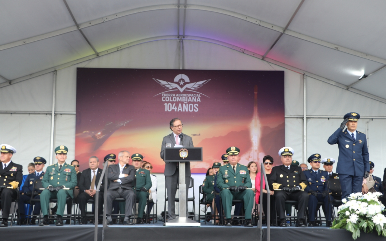 Fuerza Aeroespacial Colombiana celebra su aniversario 104 Fuerza Aeroespacial Colombiana celebra su aniversario 104