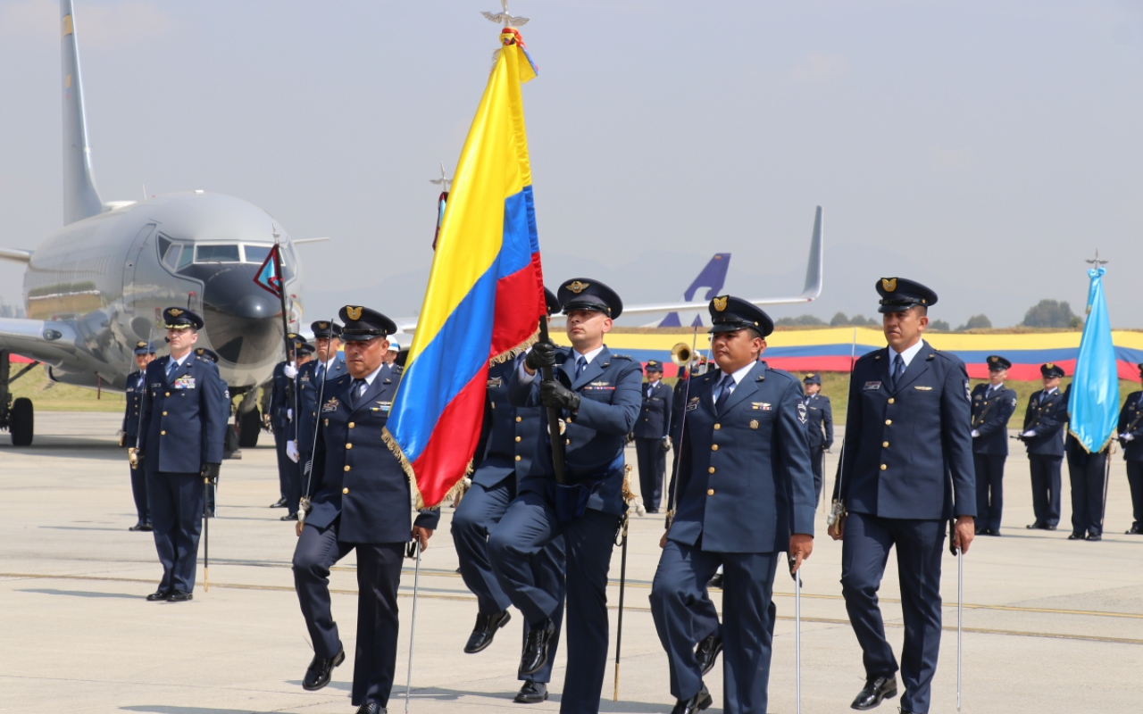Con ceremonia Militar, el Comando Aéreo de Transporte Militar recibe a su nuevo Comandante