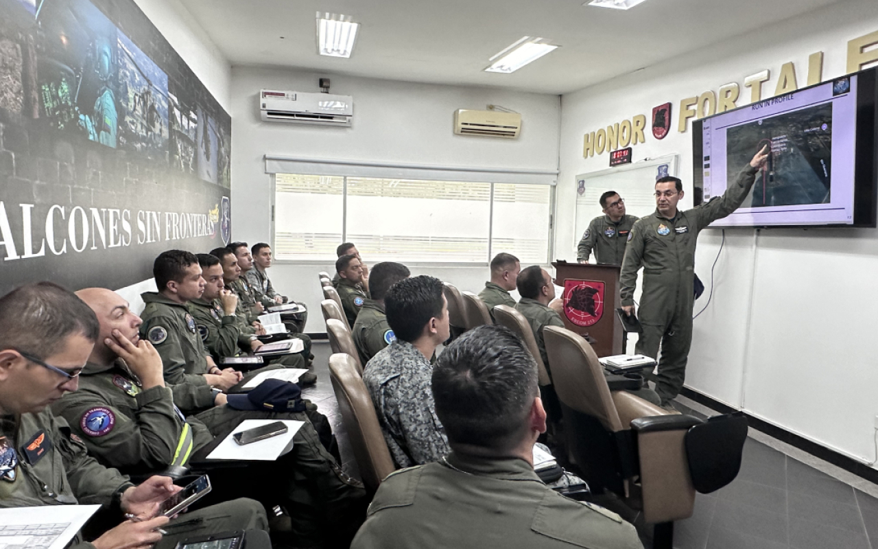 Entrenamiento para fortalecer la capacidad de extinción de incendios en Colombia