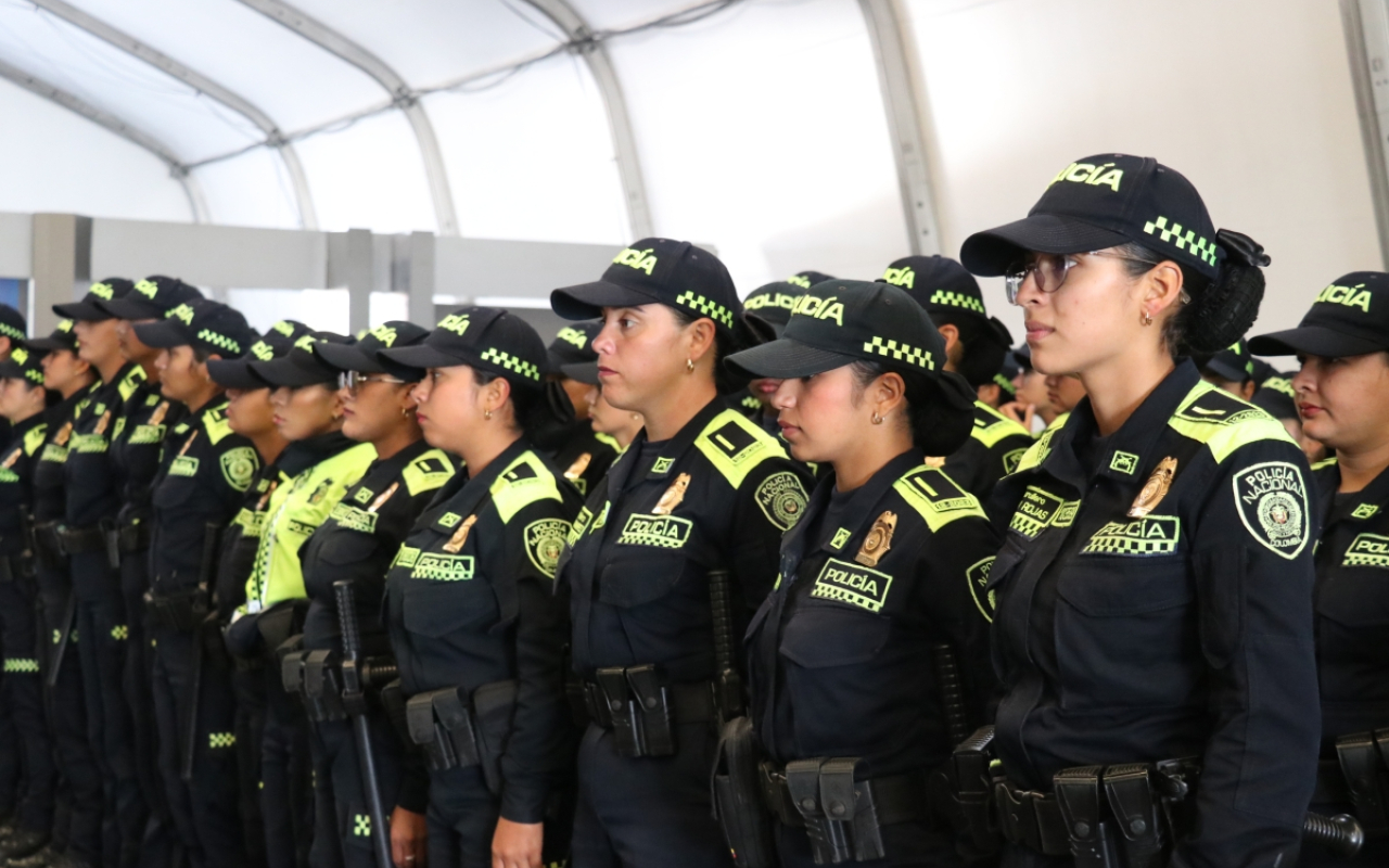 Inicia transporte de uniformados de la Policía Nacional a Barranquilla por la Fuerza Aeroespacial, para fortalecer la seguridad del Carnaval