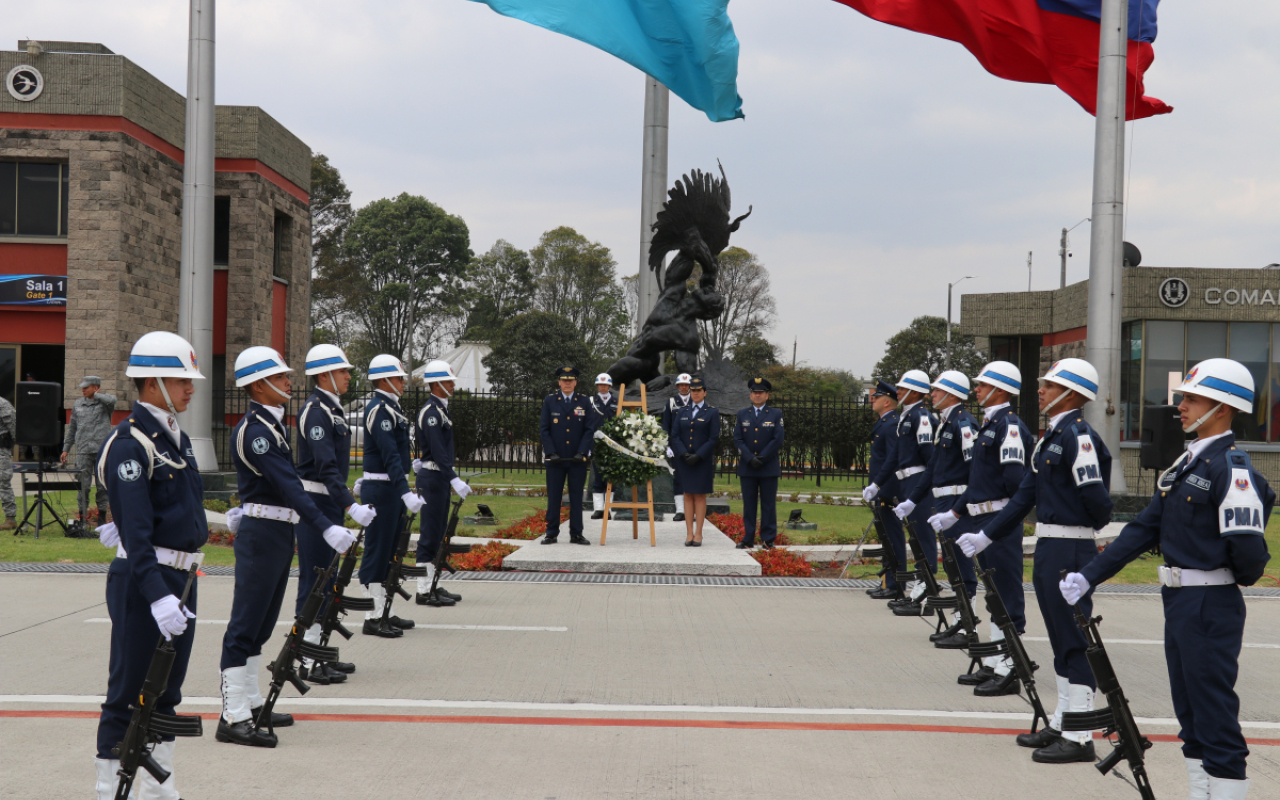 Militares del CATAM rindieron homenaje a las Víctimas del Conflicto ArmadoMilitares del CATAM rindieron homenaje a las Víctimas del Conflicto Armado