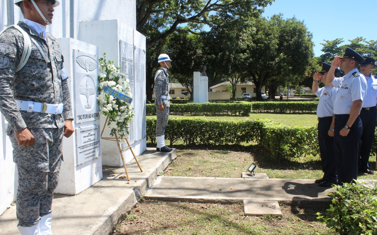 En Puerto Salgar y la Dorada se conmemoró el Día del Héroe de la Nación por el Comando Aéreo de Combate No.1