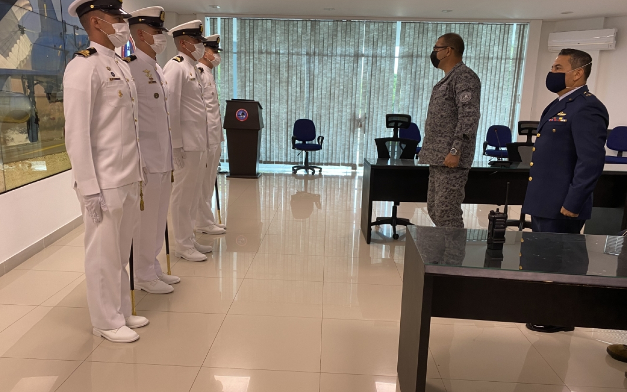 Personal de la Armada Nacional de Colombia inicia cursos de