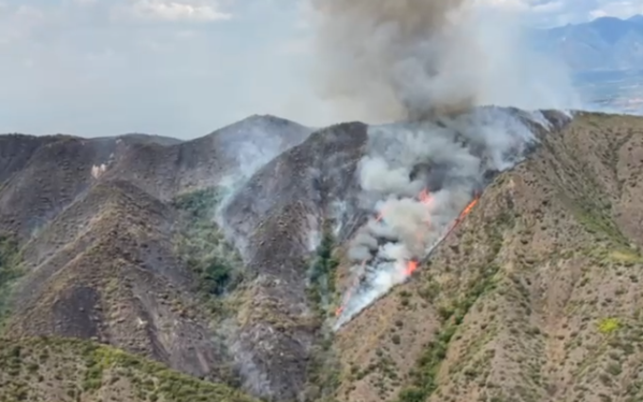 Intensivos esfuerzos en la extinción de incendios forestales en el Huila