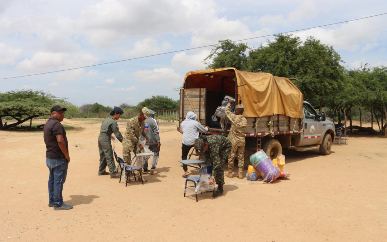 Pupitres escolares fueron entregados a comunidades indígenas en La Guajira