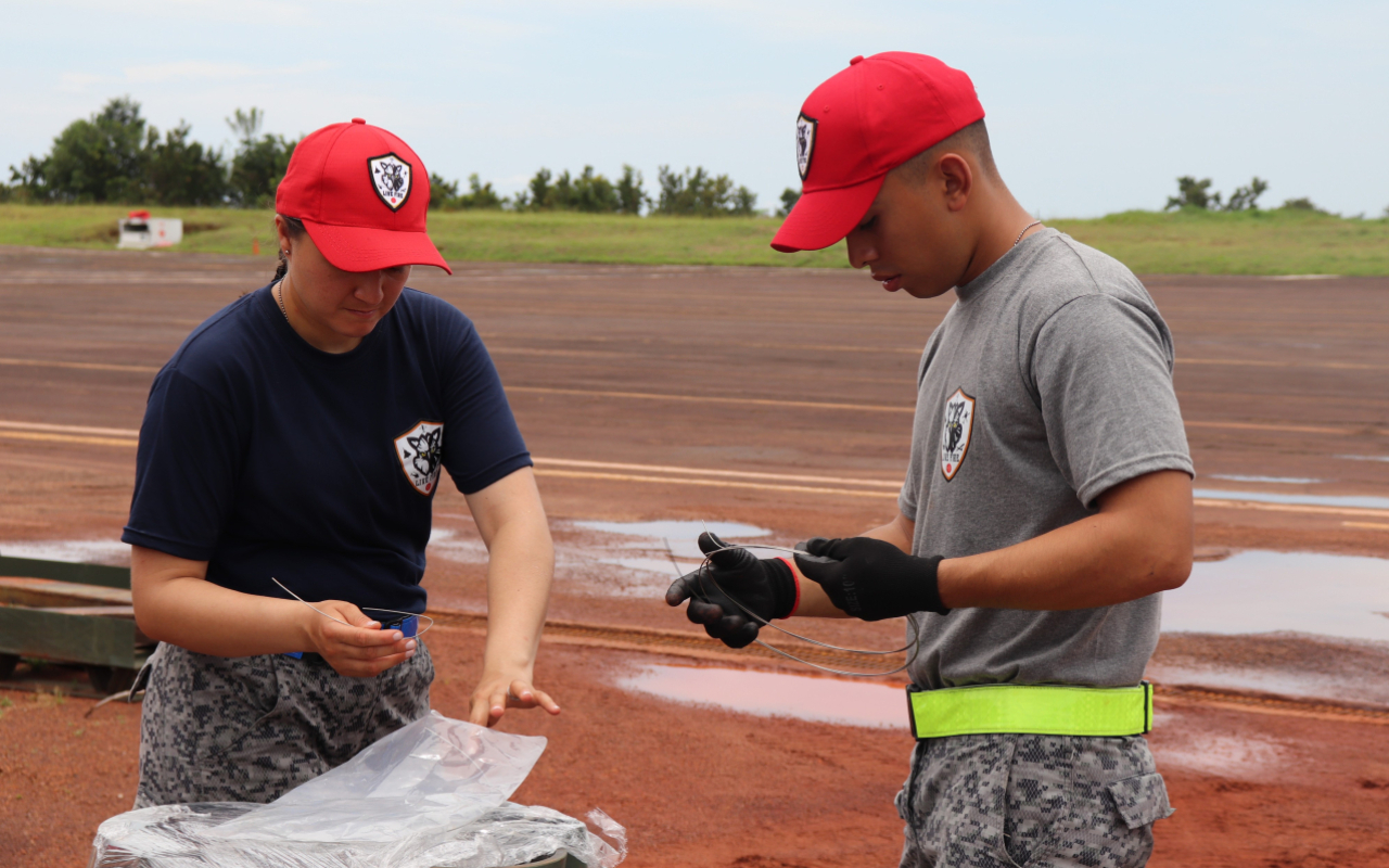 Cadetes y Alumnos de la Fuerza Aérea Colombiana fortalecen su formación académica