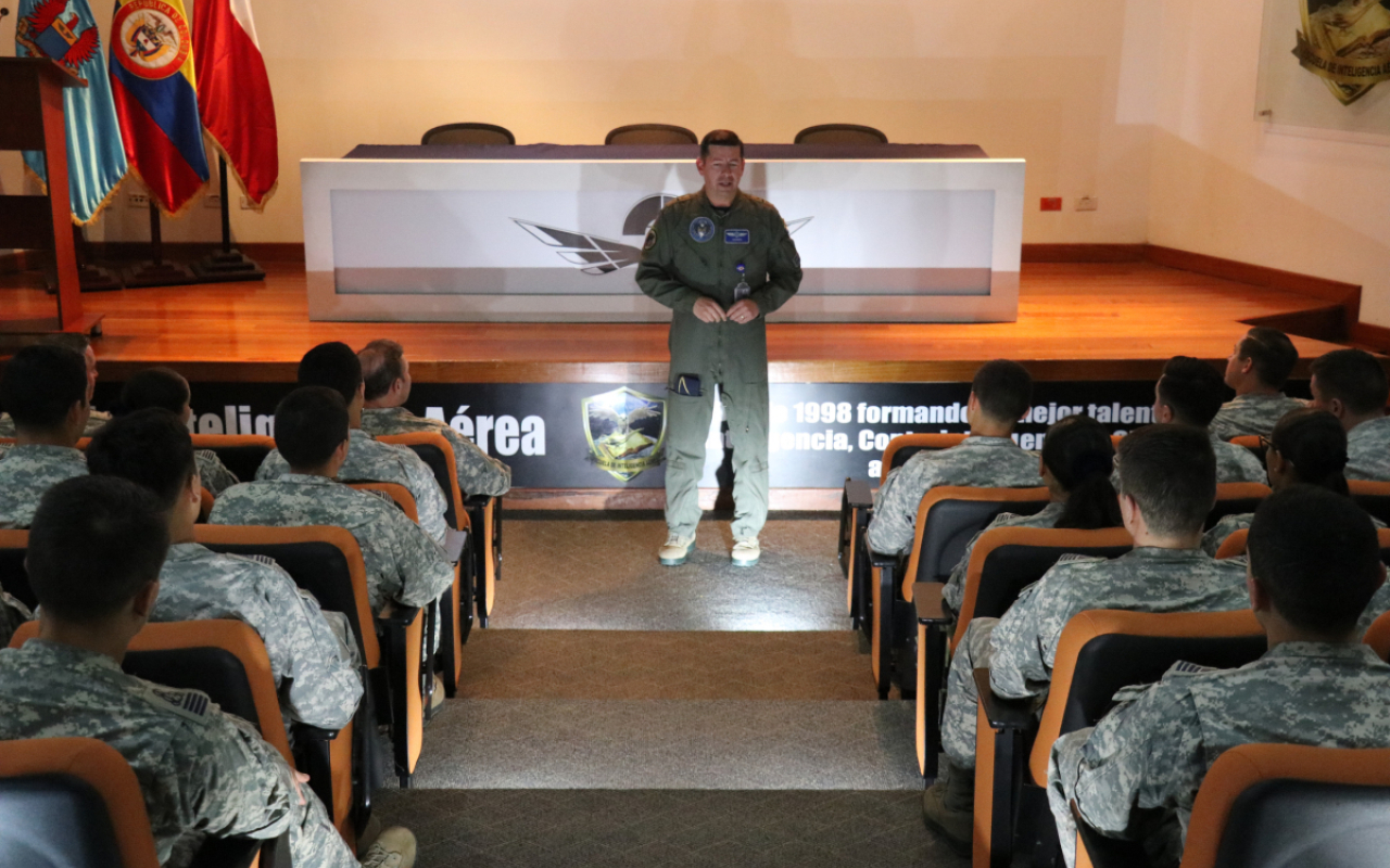 Fortaleciendo Alianzas: Visita de la Fuerza Aérea Chilena al Comando Aéreo de Transporte Militar