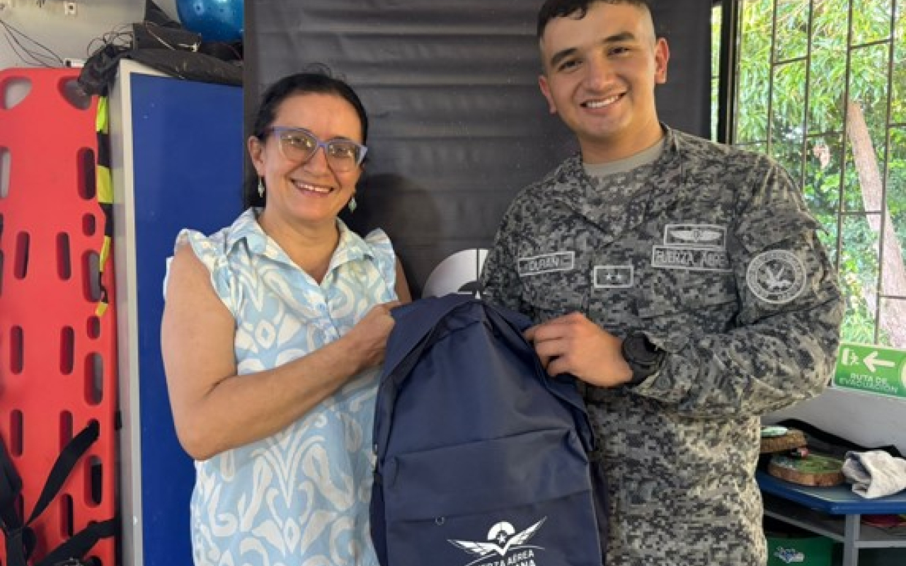 Más Herramientas educativas para los metenses gracias a su Fuerza Aeroespacial