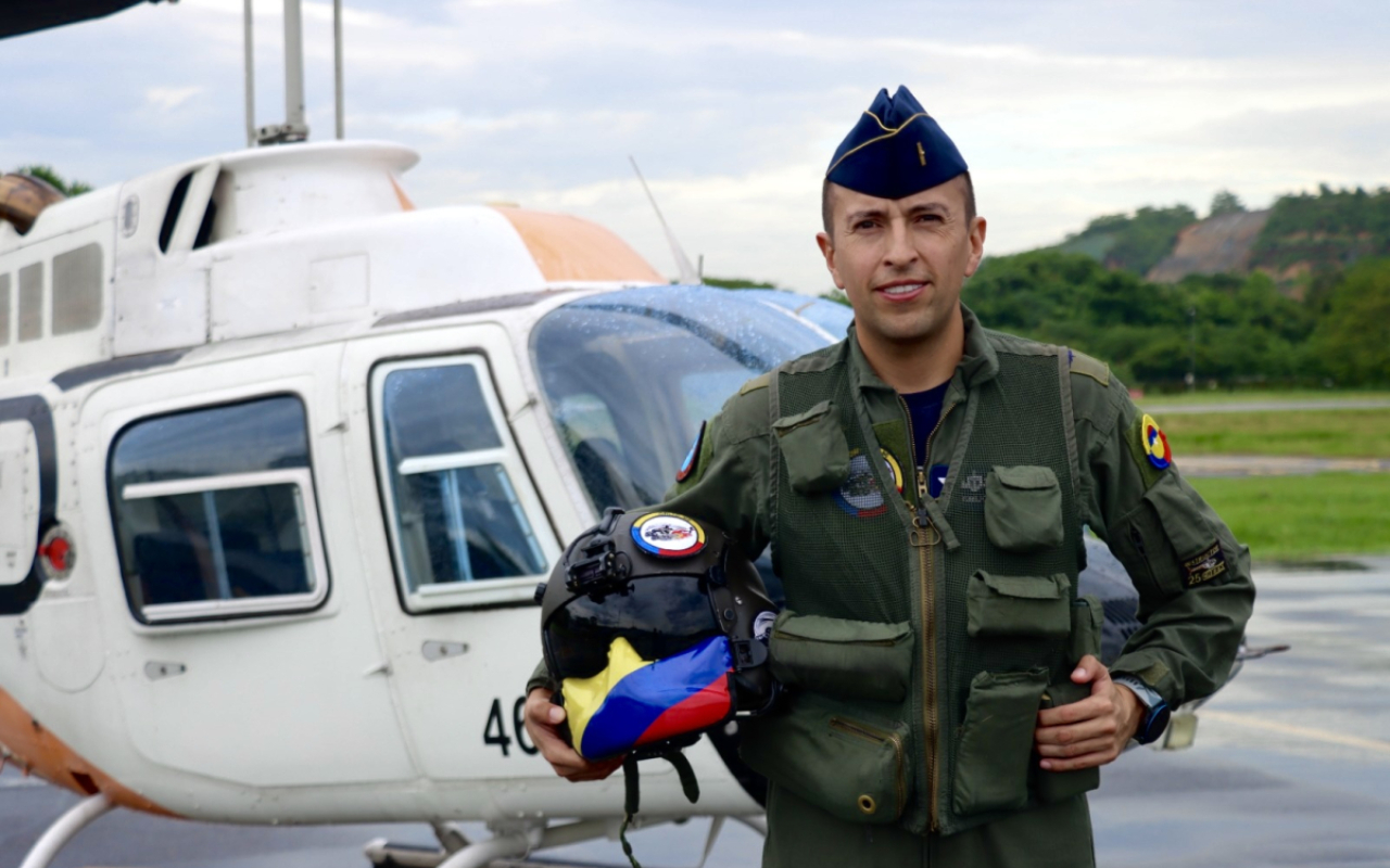 5000 horas de vuelo: escribiendo páginas de honor y gloria para la Fuerza Aérea Colombiana 