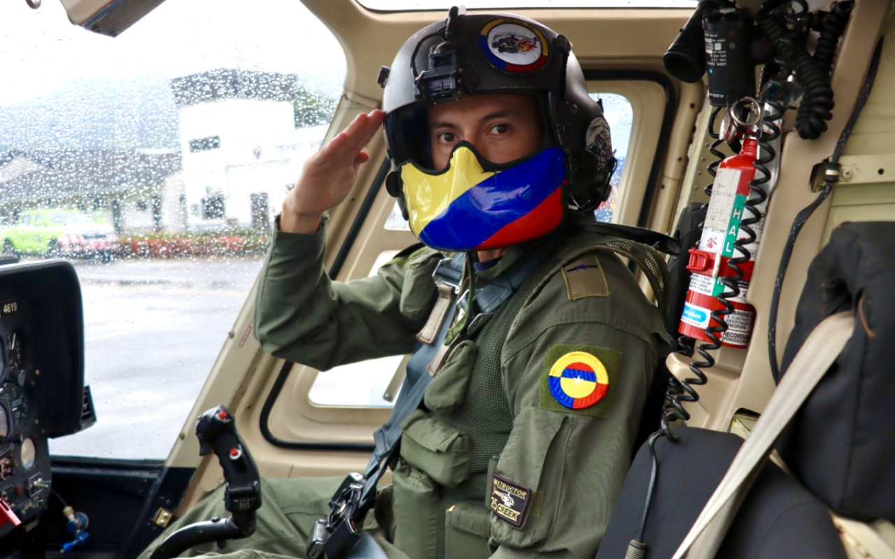 Mayor Grijalba: 5000 horas de vuelo contribuyendo a la seguridad del país