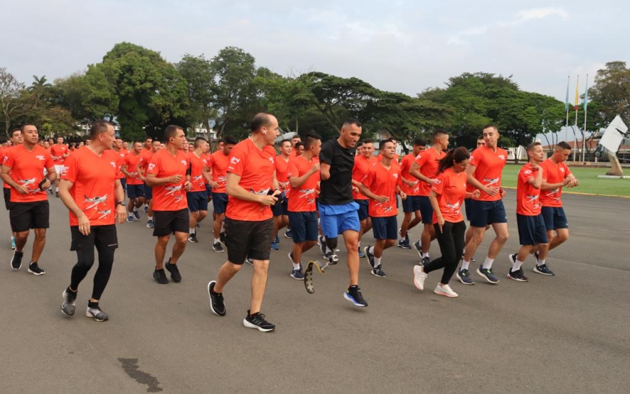 Una visita a la Base Aérea de Cali, llena de valor e inspiración Una visita a la Base Aérea de Cali, llena de valor e inspiración