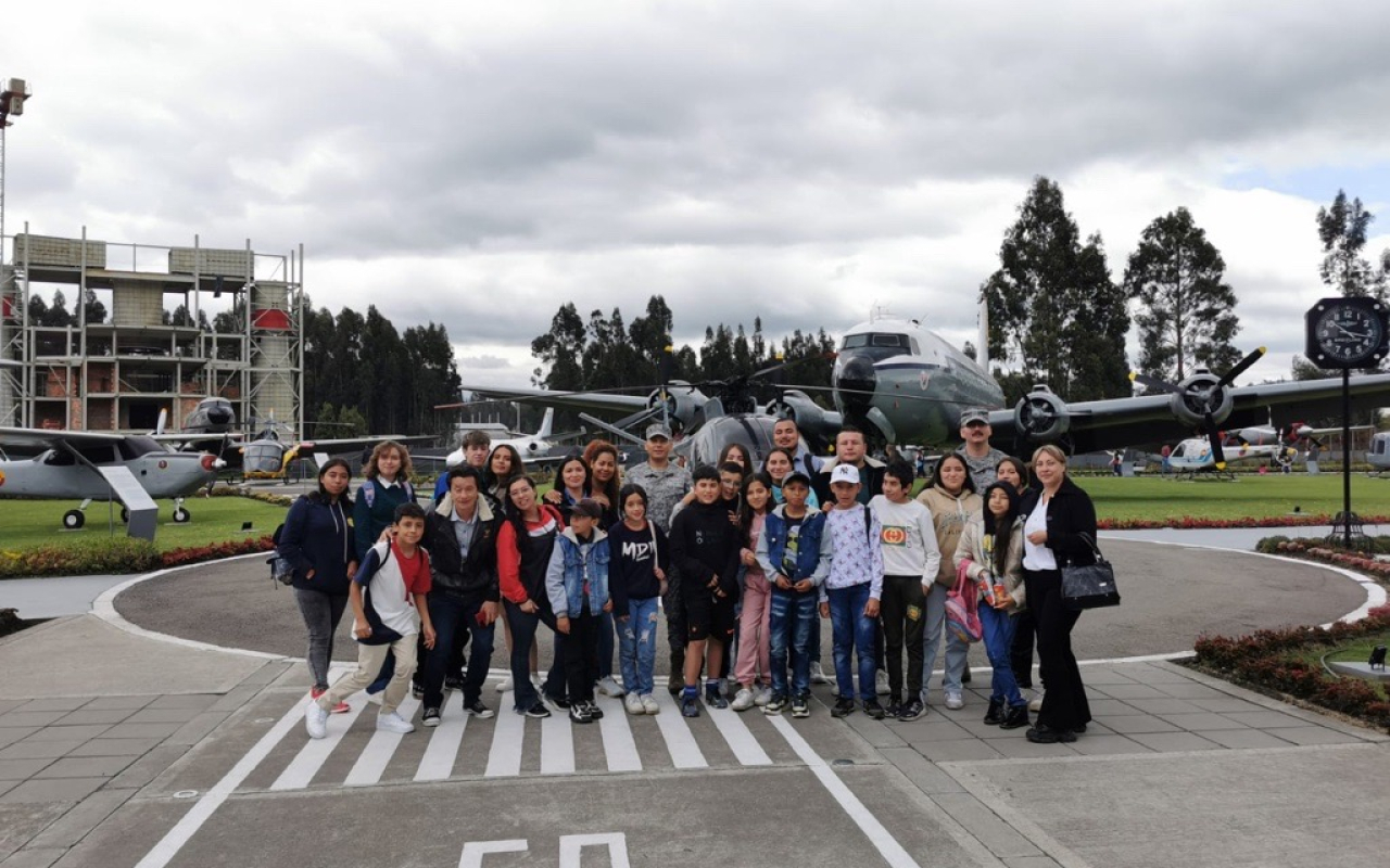 Una Experiencia Inolvidable con la Fuerza Aeroespacial Colombiana