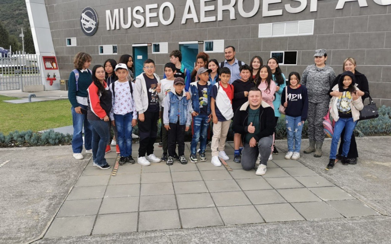 Una Experiencia Inolvidable con la Fuerza Aeroespacial Colombiana Una Experiencia Inolvidable con la Fuerza Aeroespacial Colombiana