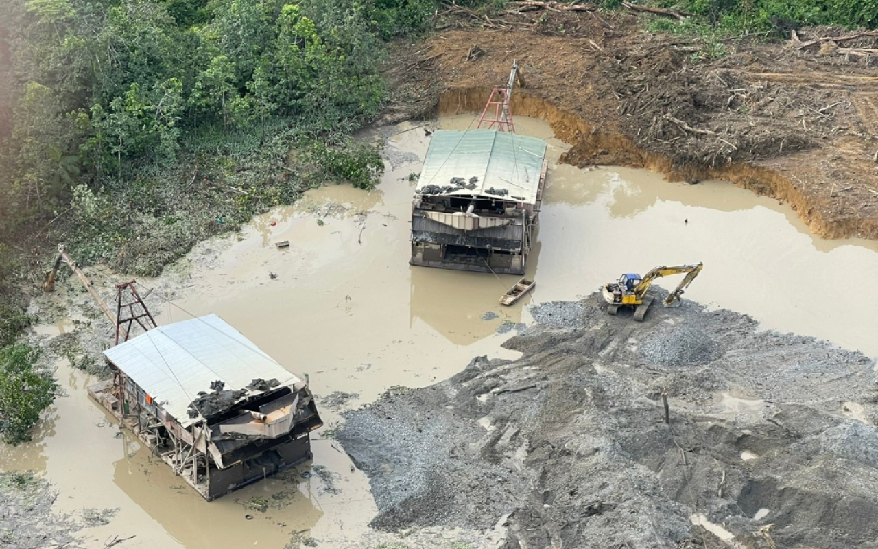 Operación contra minería ilegal en Chocó, debilita finanzas del Clan del Golfo Operación contra minería ilegal en Chocó, debilita finanzas del Clan del Golfo