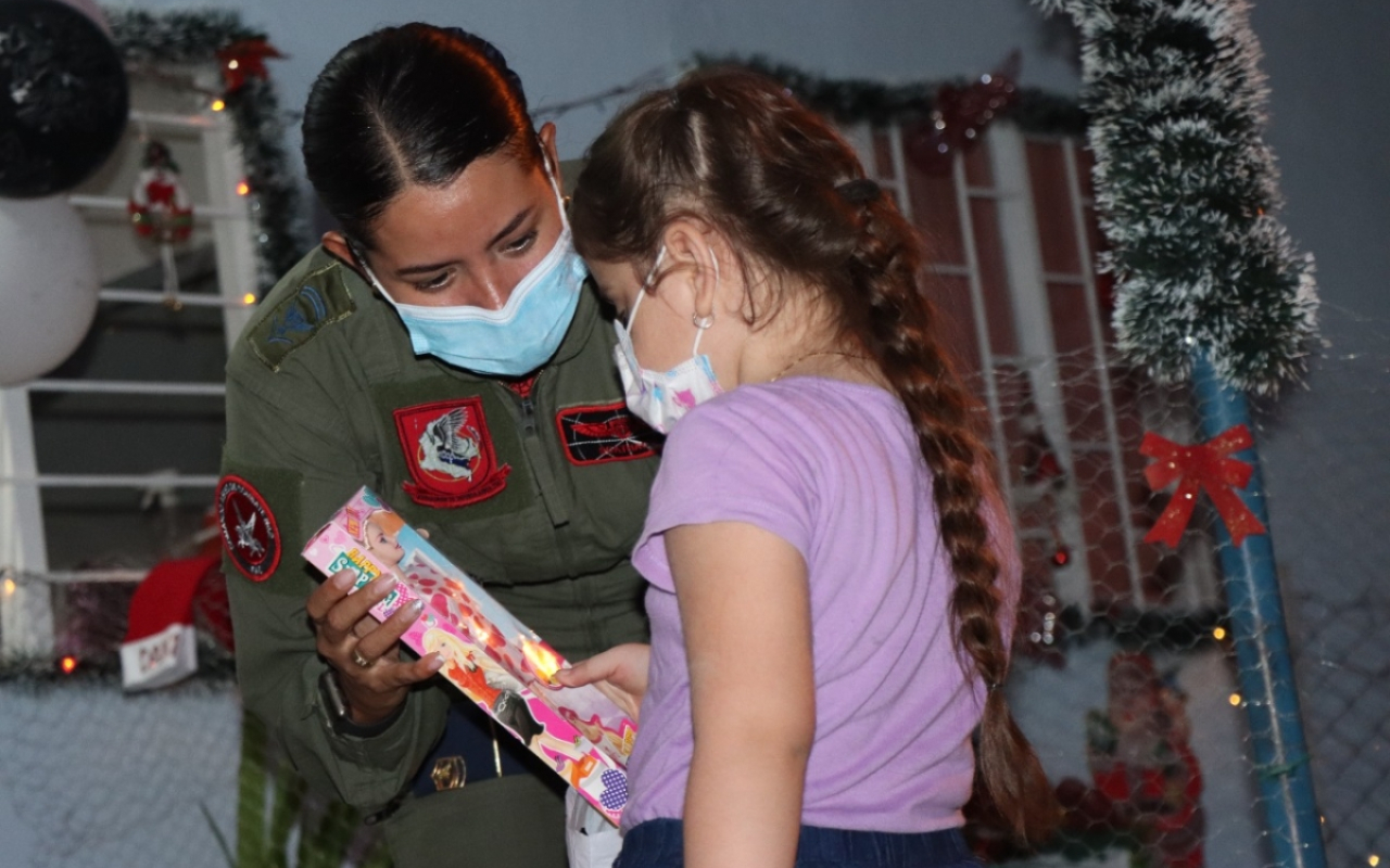 Más de cinco mil sonrisas dejó la 'Operación Navidad' de su Fuerza Aérea en el Meta