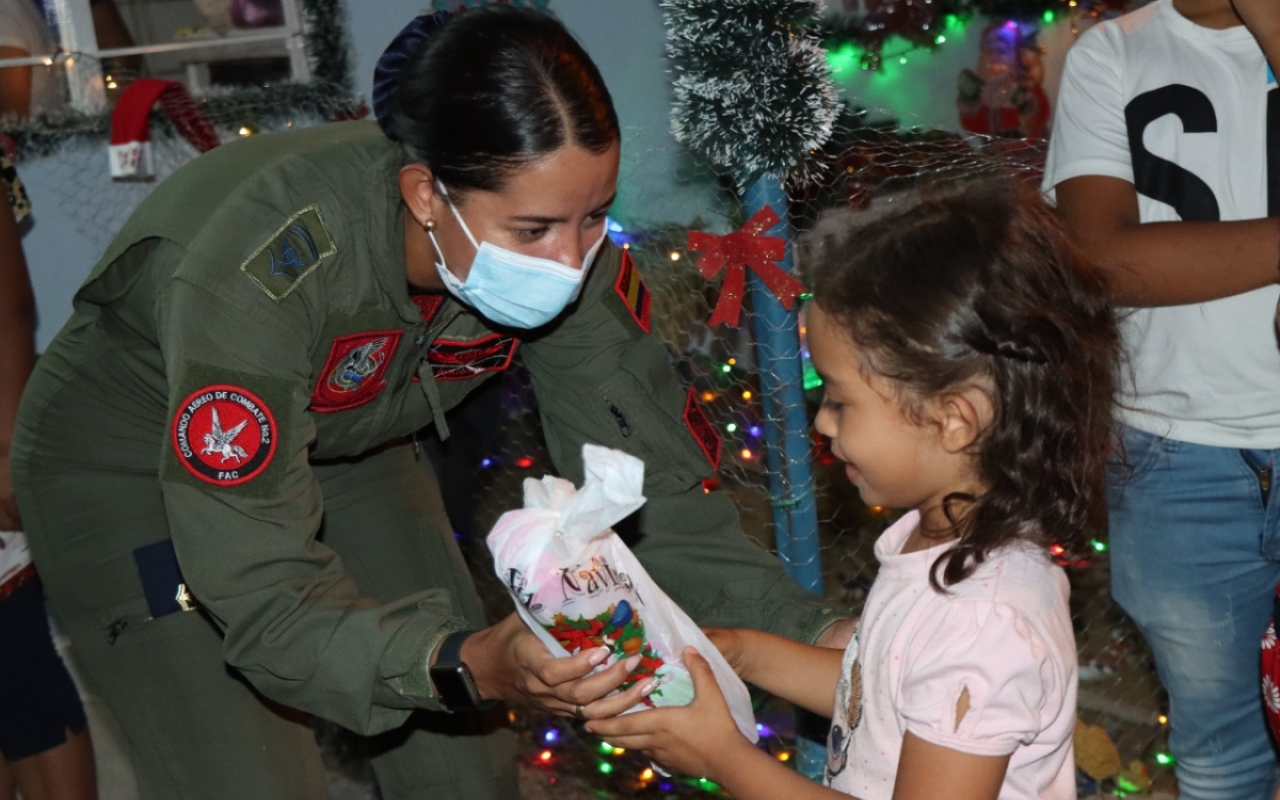 Más de cinco mil sonrisas dejó la 'Operación Navidad' de su Fuerza Aérea en el Meta