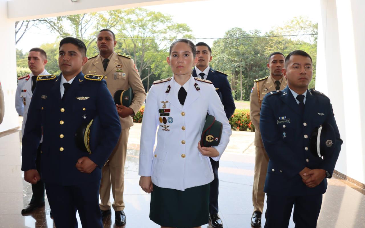 Oficial de Paraguay Inicia Curso de TH 67 fortaleciendo sus habilidades como piloto
