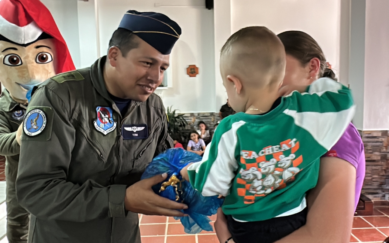 Operación Gratitud llegó a Antioquia para alegrar la navidad de más de 400 niños y niñas 