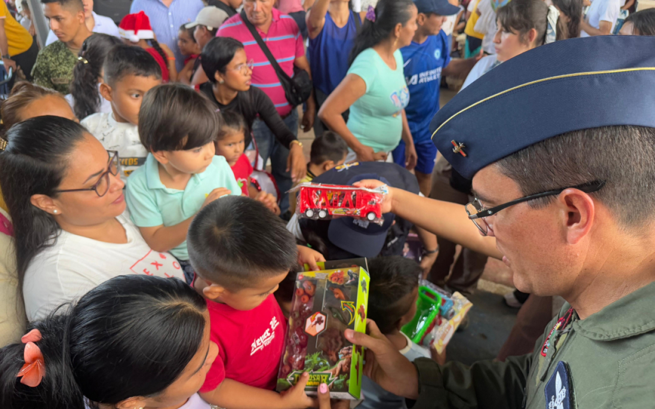 Operación gratitud transforma la navidad en el sur de la  Amazonía colombiana 