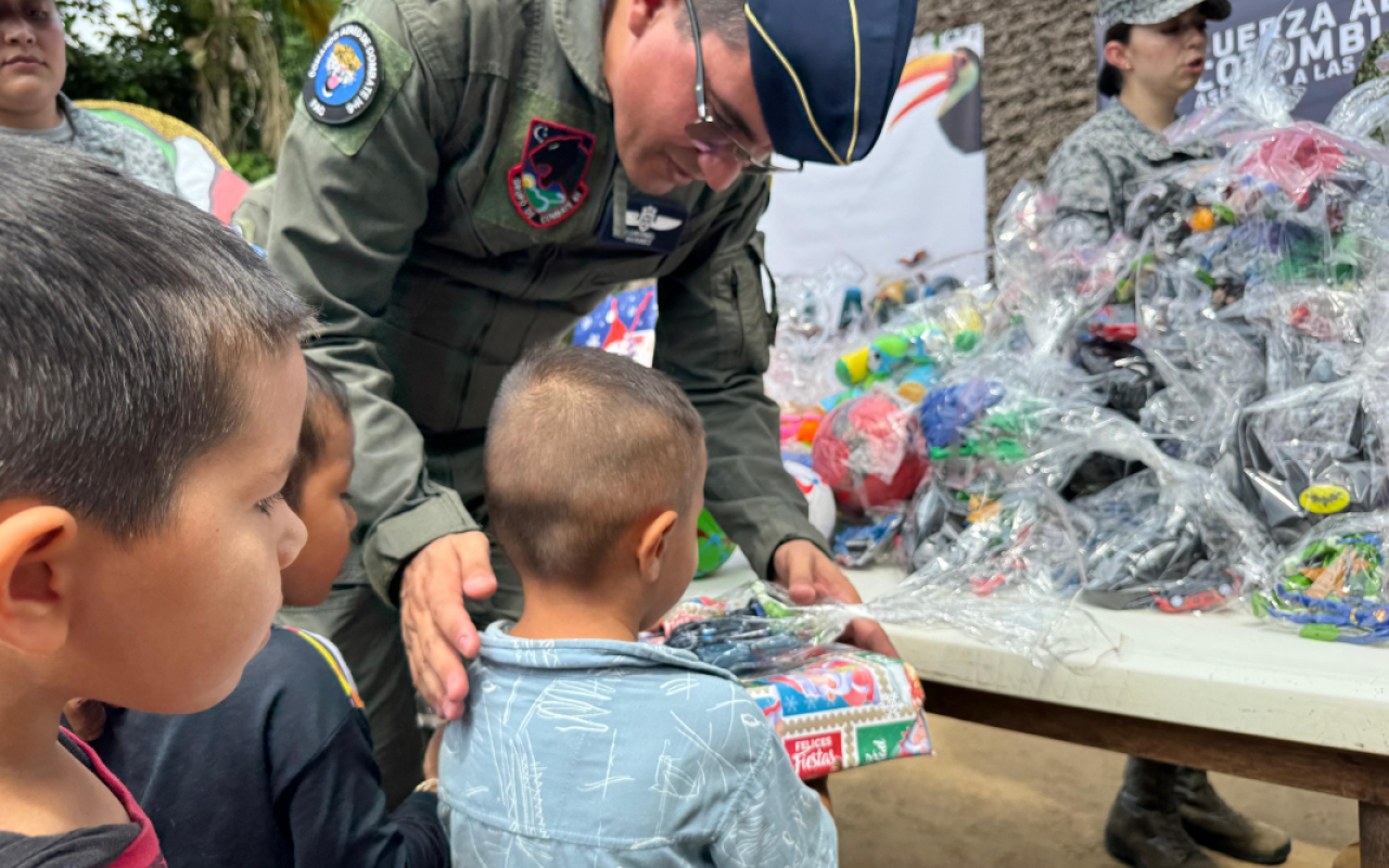 Operación gratitud transforma la navidad en el sur de la  Amazonía colombiana 