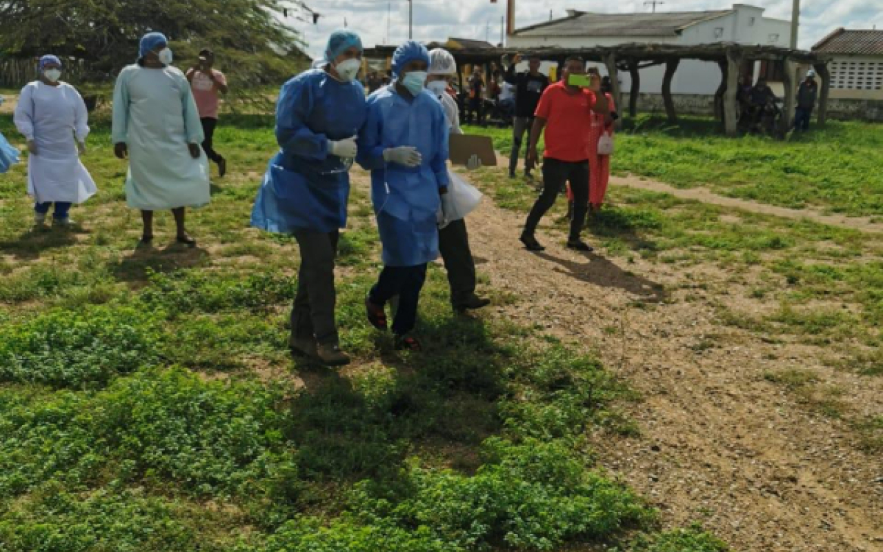 Paciente con síntomas de tuberculosis es trasladado vía aérea en misión humanitaria 