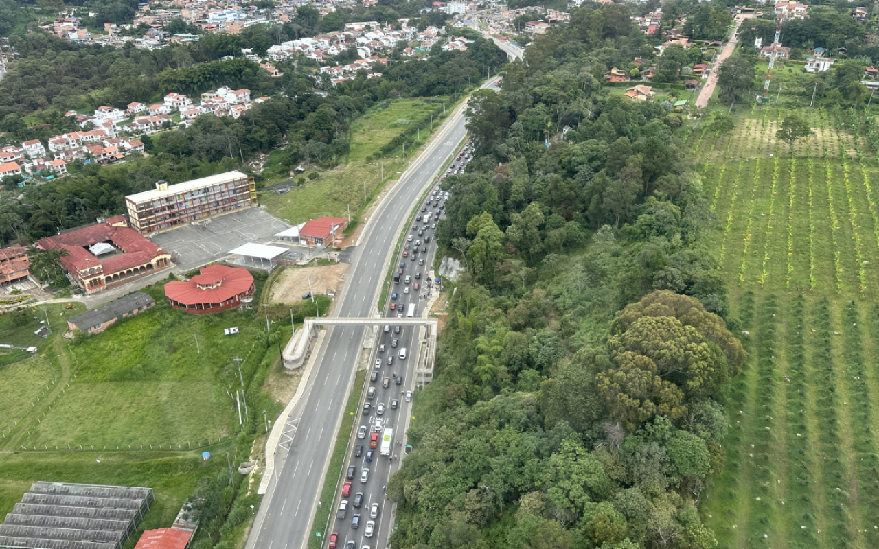 Operaciones de seguridad aérea son implementadas durante el puente festivo