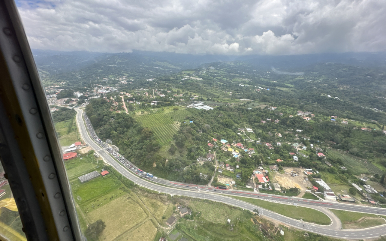 Operaciones de seguridad aérea son implementadas durante el puente festivo