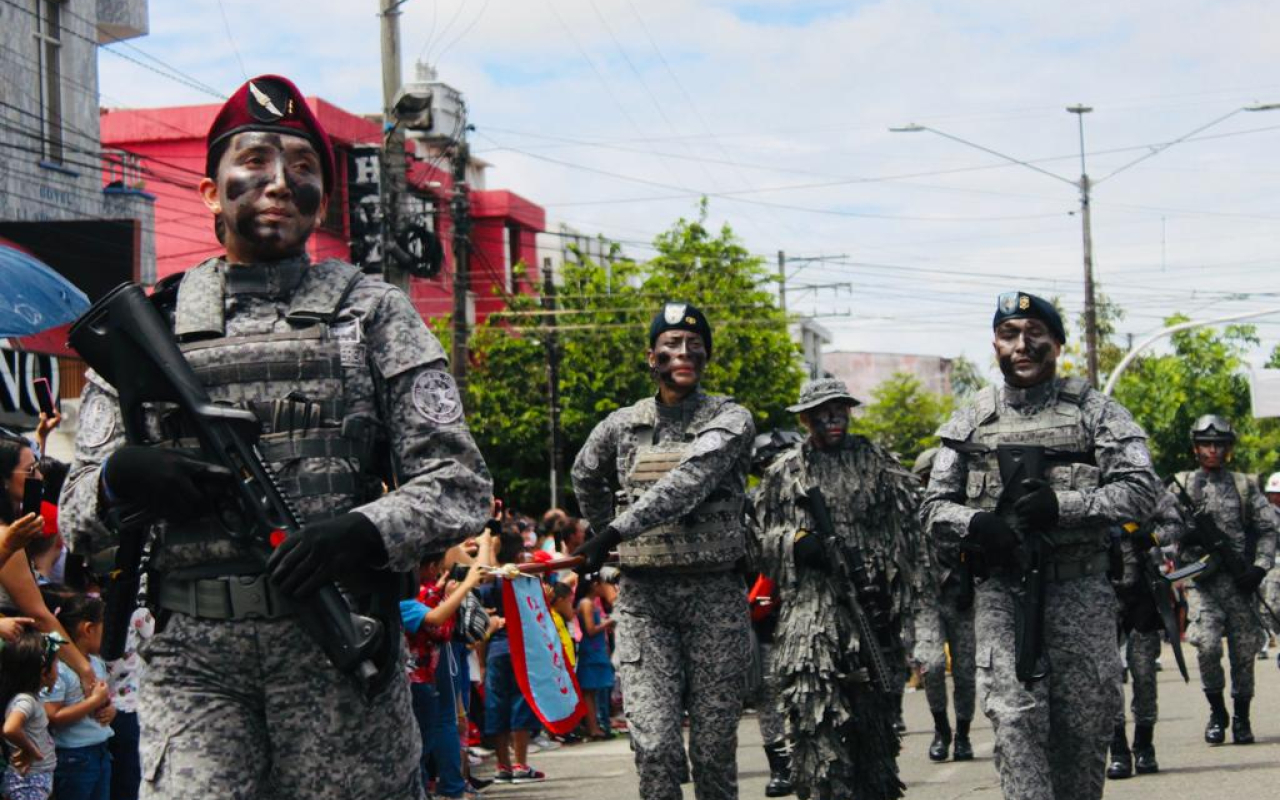 El oriente colombiano izó con orgullo la tricolor nacional en el desfile Militar y Policial  