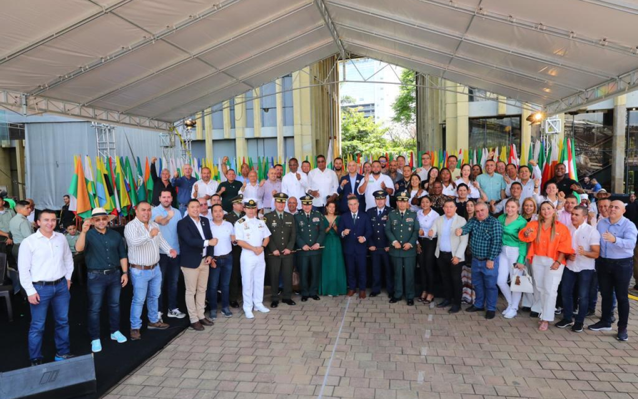 Con majestuoso acto militar, Fuerza Pública conmemora los 210 años de independencia de Antioquia