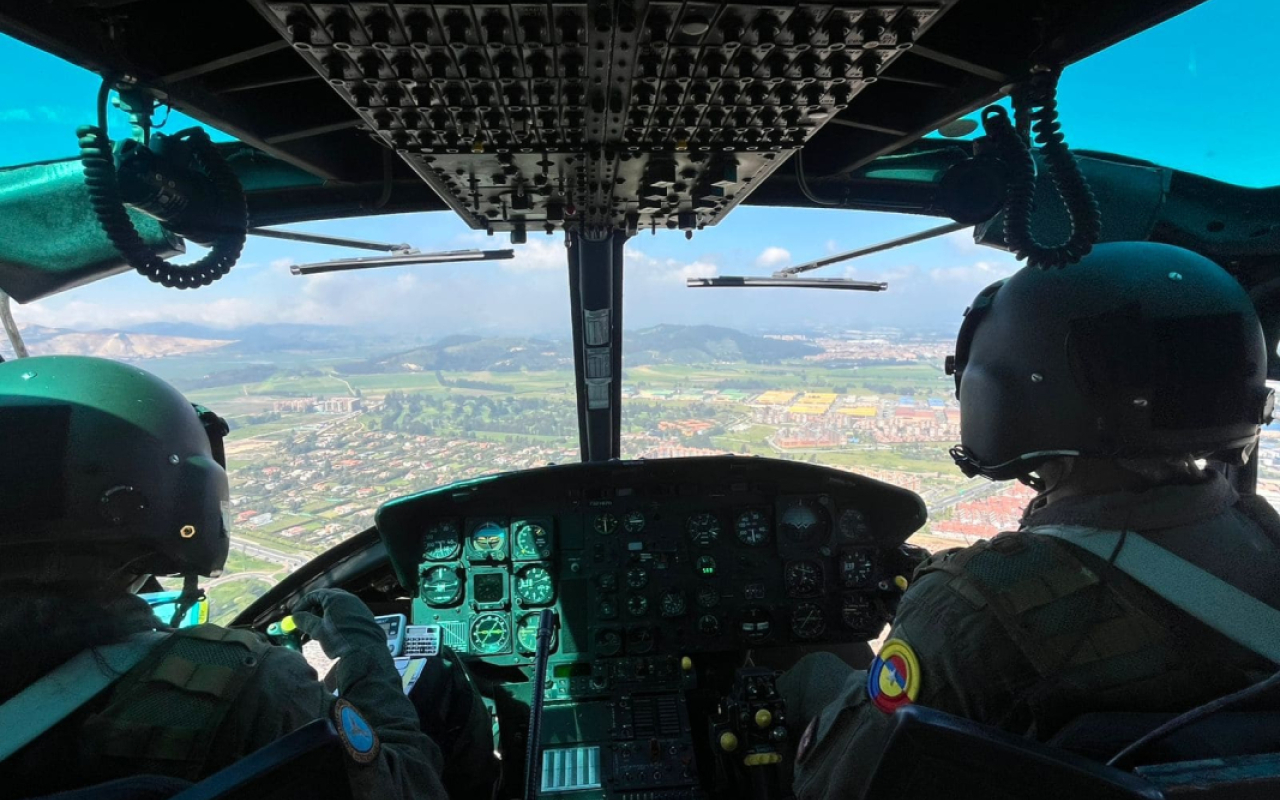 En estas fiestas su Fuerza Aeroespacial custodia la seguridad de los colombianos