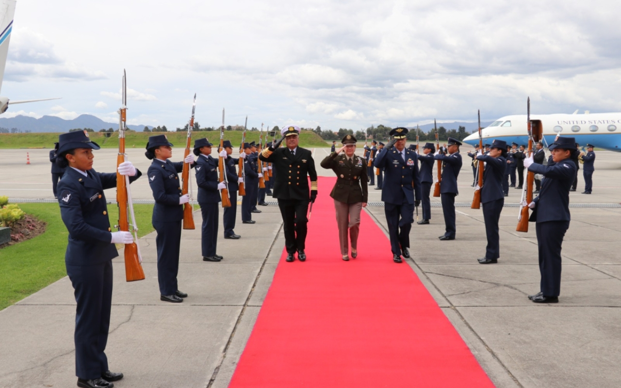 Una pistola escuadra comandada por el sargento mayor V Risinsky en