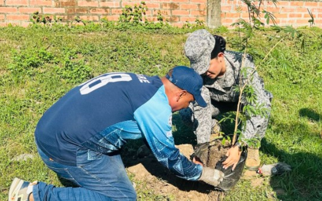 Jornada de reforestación en La Dorada, Caldas