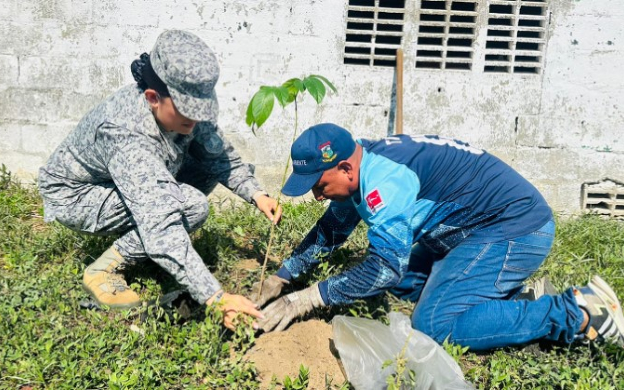 Jornada de reforestación en La Dorada, Caldas