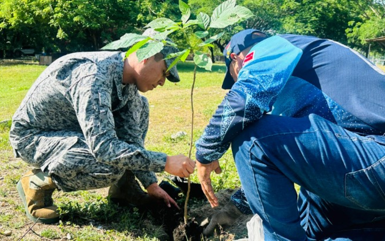 Jornada de reforestación en La Dorada, Caldas