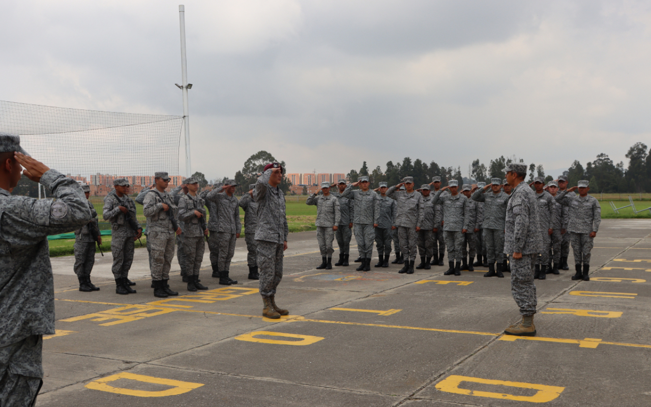 Soldado culmina con éxito su proceso para iniciar su formación como Suboficial de la Fuerza Aeroespacial Colombiana