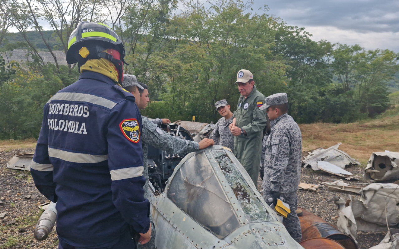 Taller de reentrenamiento en investigación de accidentes aéreos refuerza la seguridad operacional