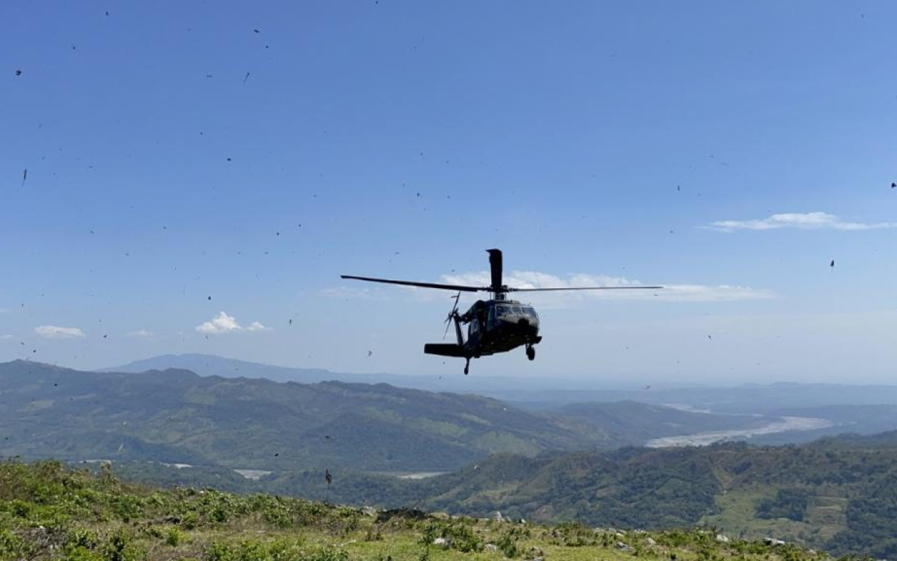 La importante misión de UH-60 Black Hawk y el C-208 Caravan en el Oriente Colombiano