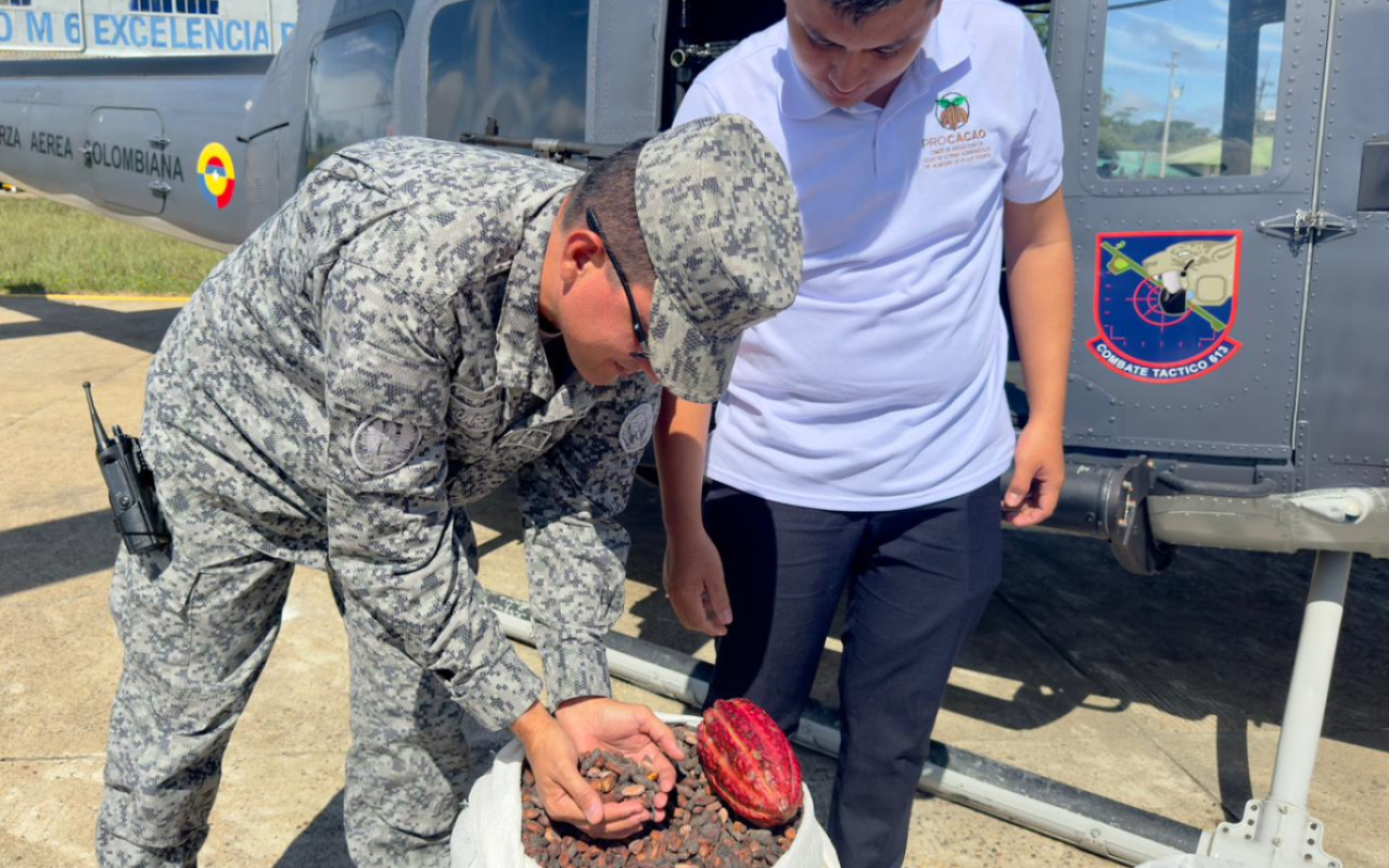 Primer vuelo de transporte de cacao apuesta al desarrollo  económico en Caquetá  