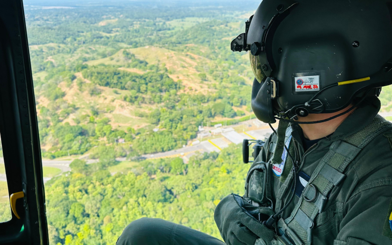 Tripulaciones garantizan desde el aire, seguridad de los viajeros en época navideña