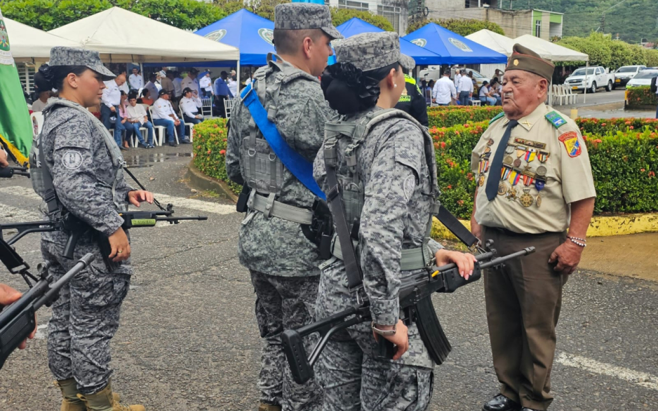 Fuerzas Militares rinden homenaje a veteranos con emotiva ceremonia en Casanare