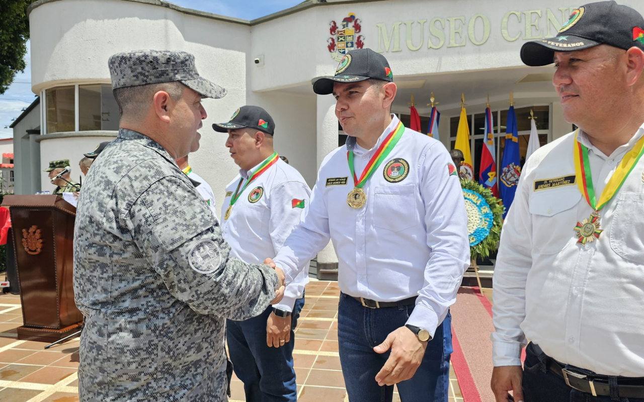 Fuerzas Militares rinden homenaje a veteranos con emotiva ceremonia en Casanare