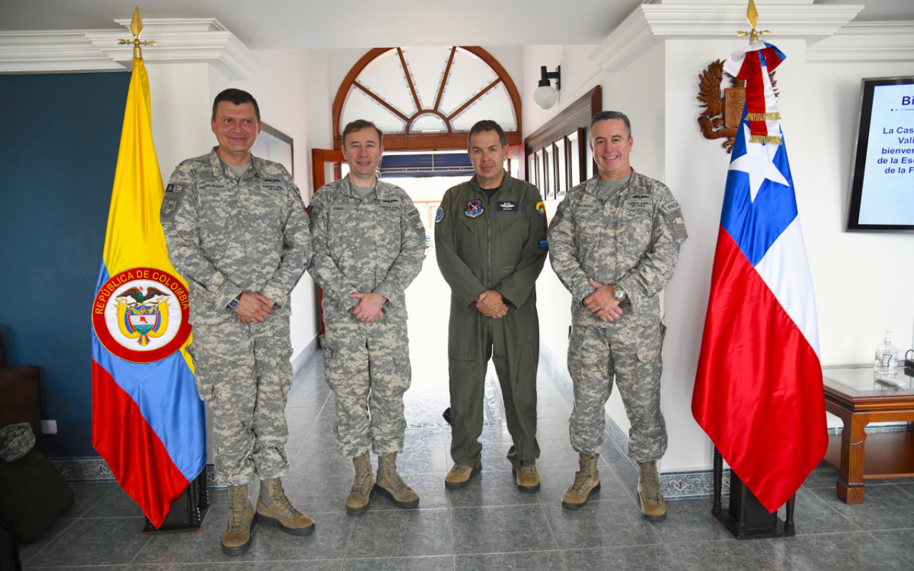 Cooperación Internacional: Fuerza Aérea de Chile visita el CACOM 5