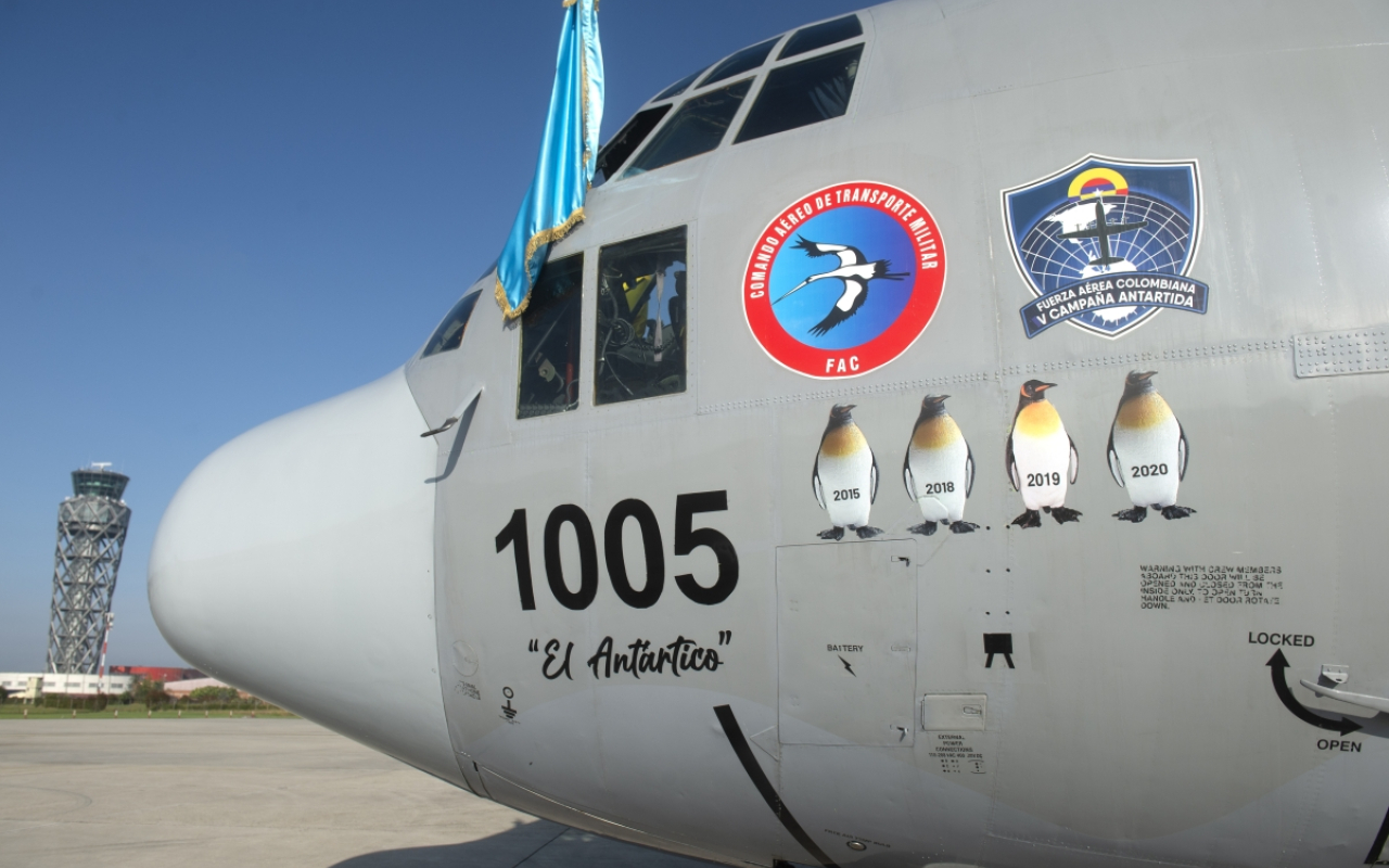 Colombia en la Antártida con la Fuerza Aérea Colombiana