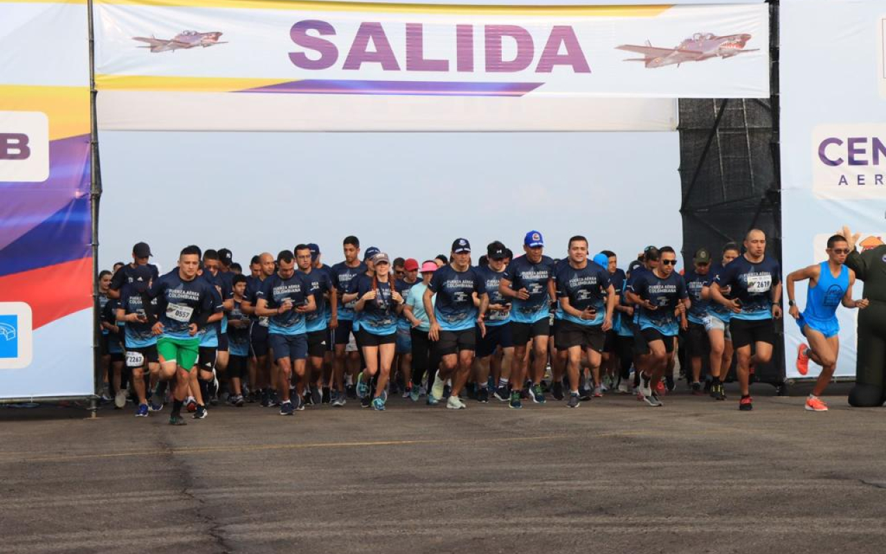 Corredores de Villavicencio se unieron a la maratón para conmemorar los 103 años de la Fuerza Aérea