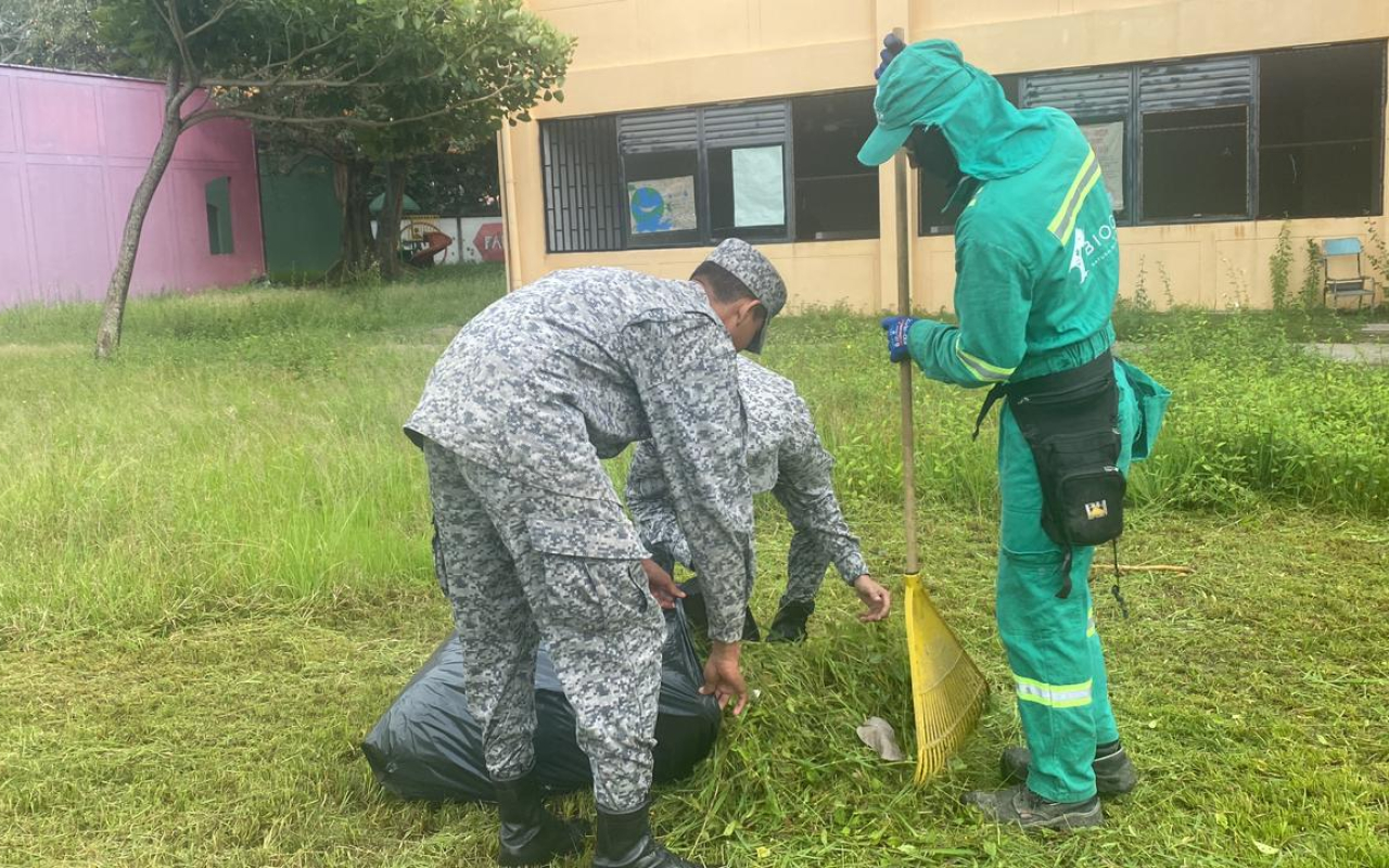 Jornada de limpieza para la comunidad en la Dorada Caldas por parte de su Fuerza Aérea Colombiana