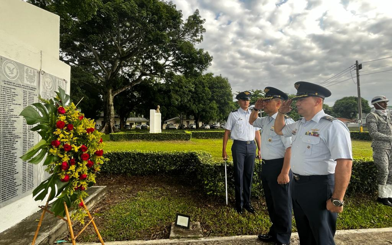 Homenaje a las víctimas del conflicto en Colombia, es realizado en el Comando Aéreo de Combate No.1