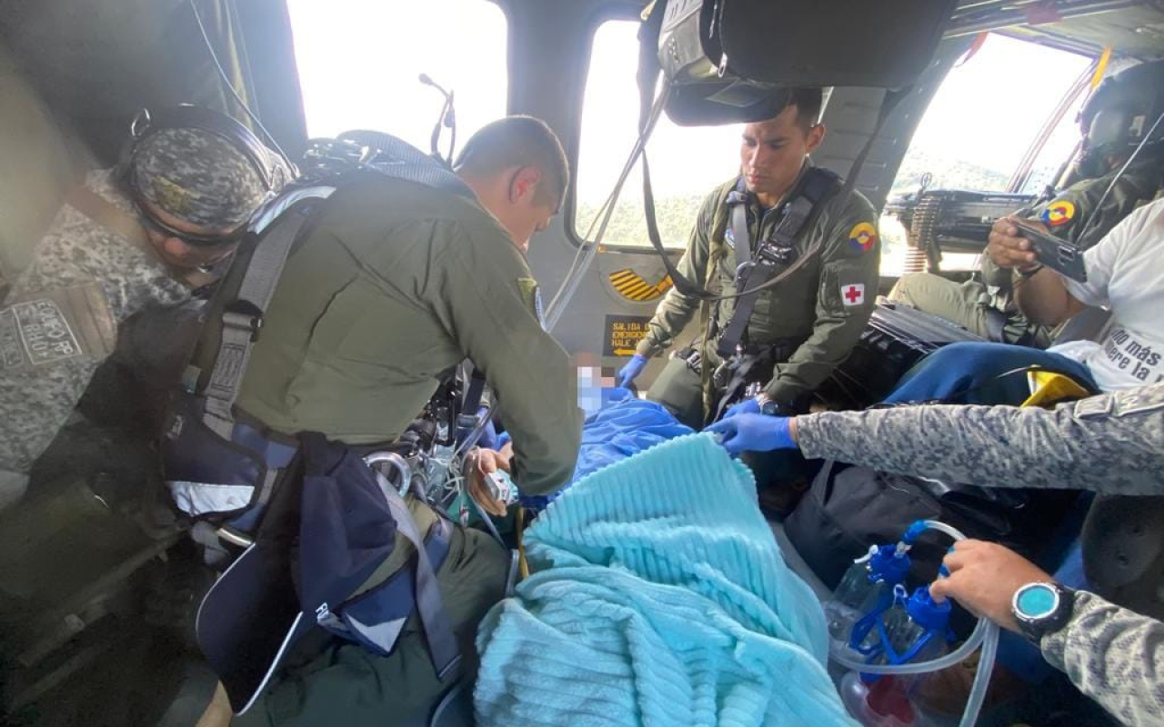 Mujer herida en accidente automovilístico en Antioquia,  fue evacuada en un helicóptero Ángel