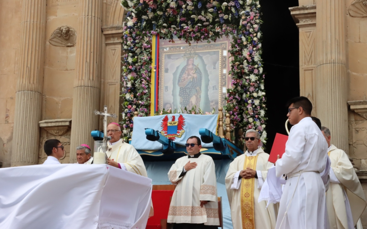 En Tunja se vivió con fervor el homenaje a la Virgen del Milagro protectora de su Fuerza Aérea Colombiana 