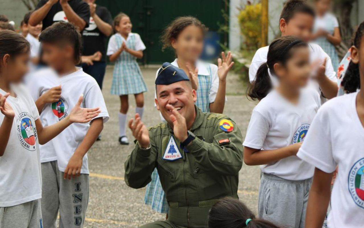 Incentivar la educación en los niños y niñas de La Dorada, Caldas es un propósito de su Fuerza Aérea Colombiana