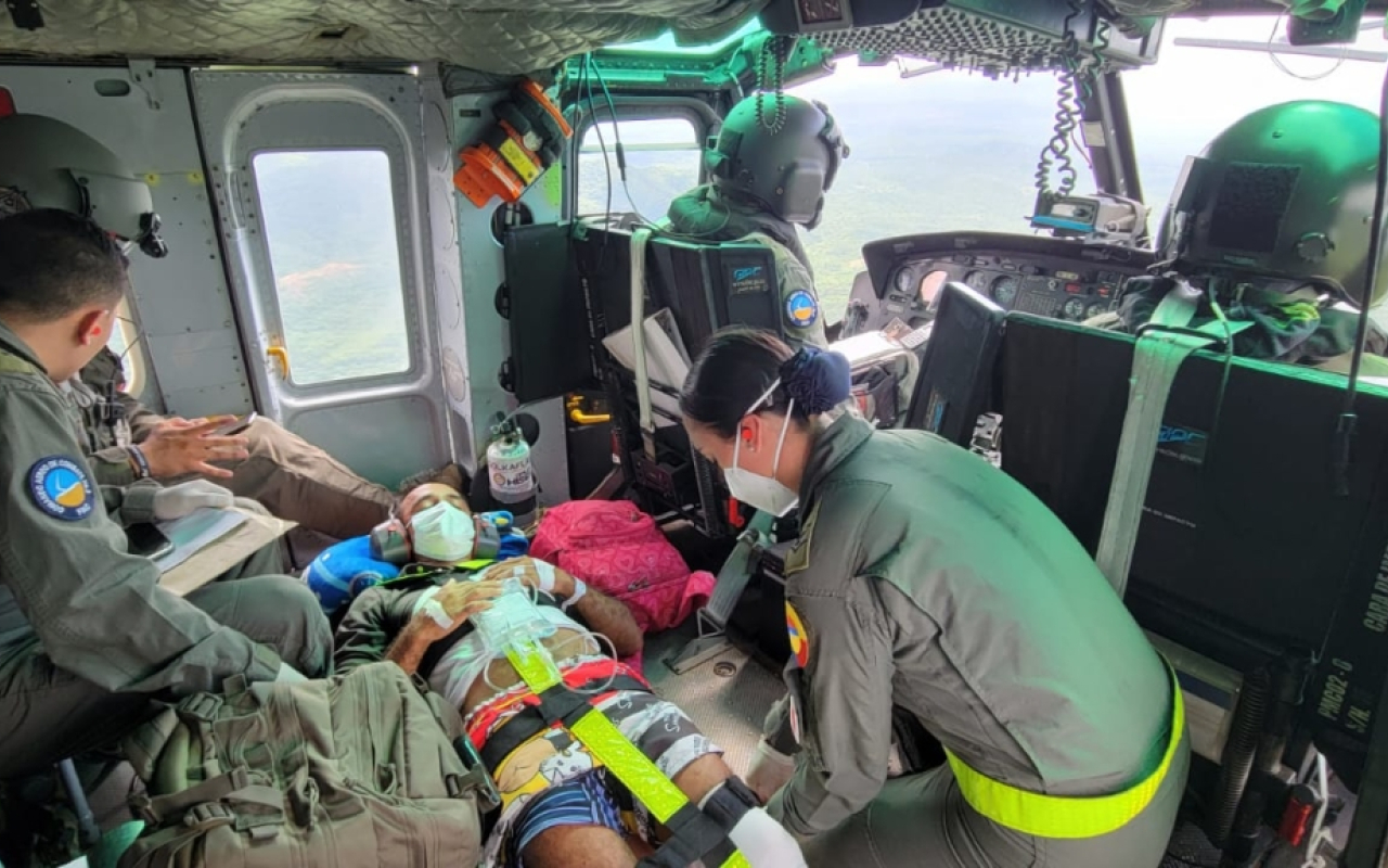 Mujer gestante fue transportada desde La Guajira por su Fuerza Aeroespacial Mujer gestante fue transportada desde La Guajira por su Fuerza Aeroespacial